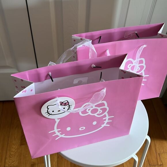 Hello Kitty Pink Gift Bags 2 Pack - Picture 4 of 6